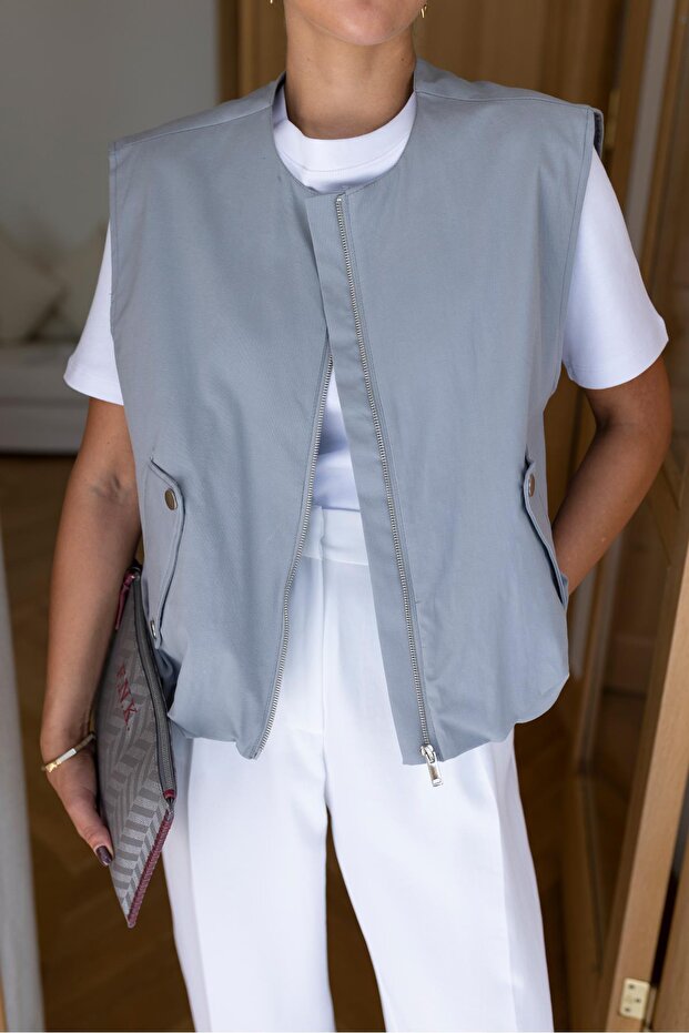 Gray Snap Vest with Front Zipper