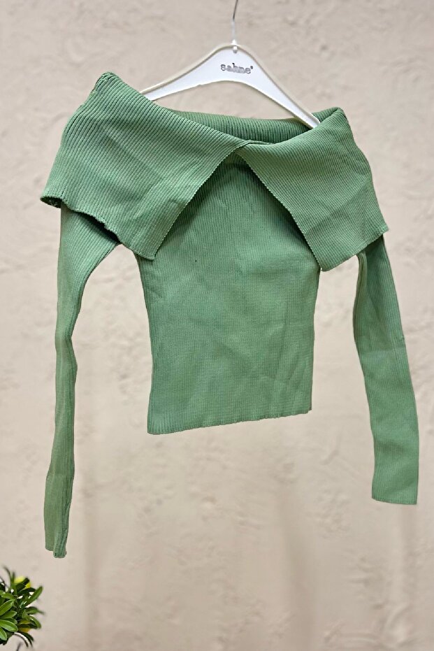 Handkerchief Collar Ribbed Long Sleeve Sweater