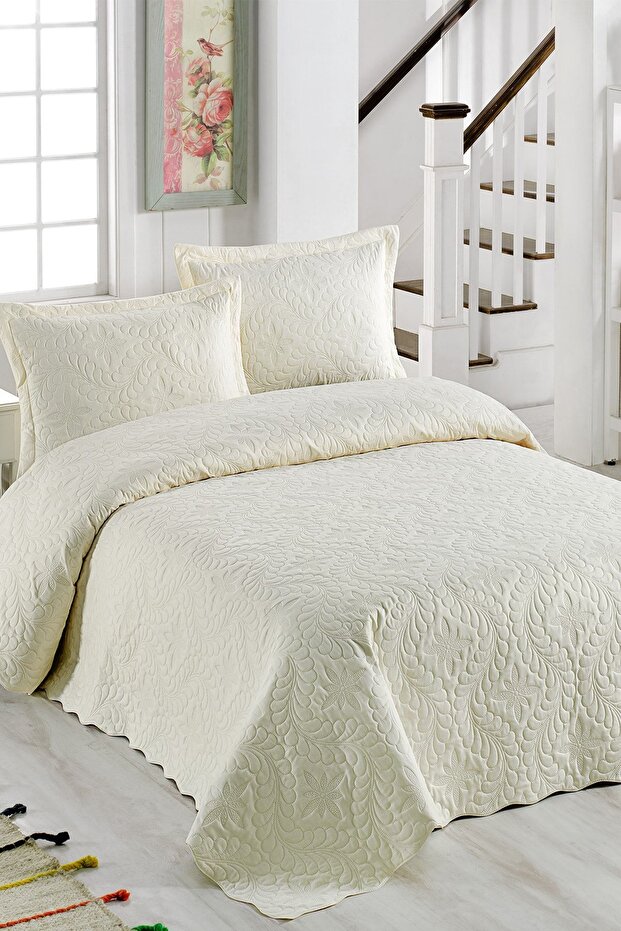 Cover Ivy Cream Double Size Microfiber Quilted Bedspread