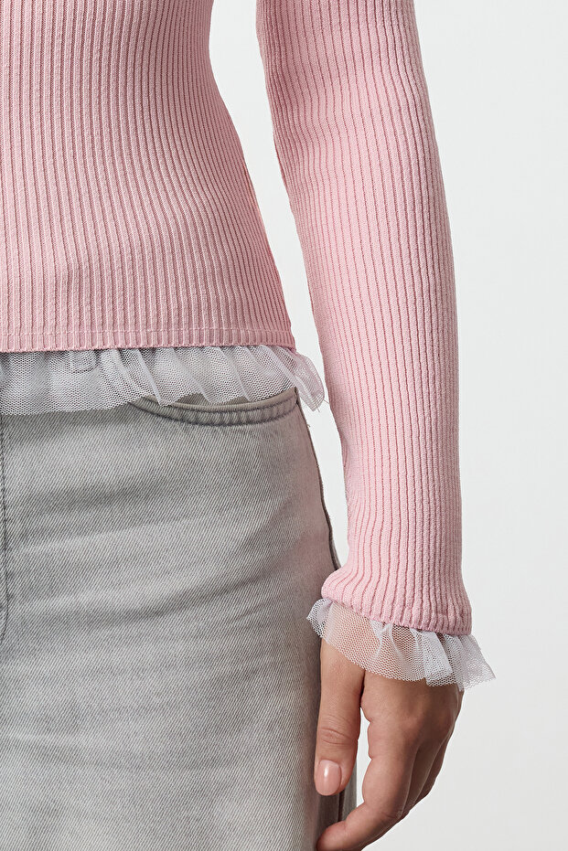 Detaillierter, figurbetonter, schmaler Strickpullover mit Puder-Tüll-Garnierung TWOAW25KZ00124 - 4