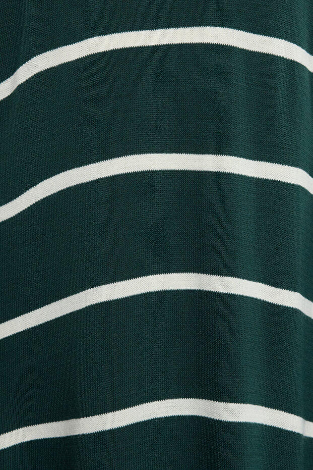 Ciemnozielona sukienka w paski z dzianiny z rozcięciem - Tctaw24eb00018 - 3