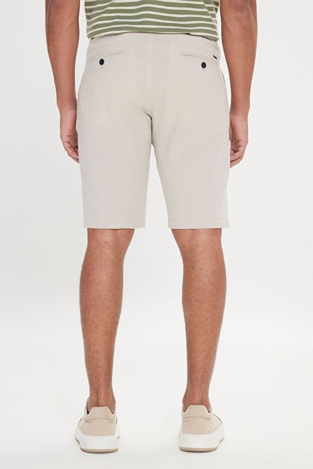 Erkek Bej Slim Fit Dar Kesim Yan Cepli Gofre Desenli Şort - 5