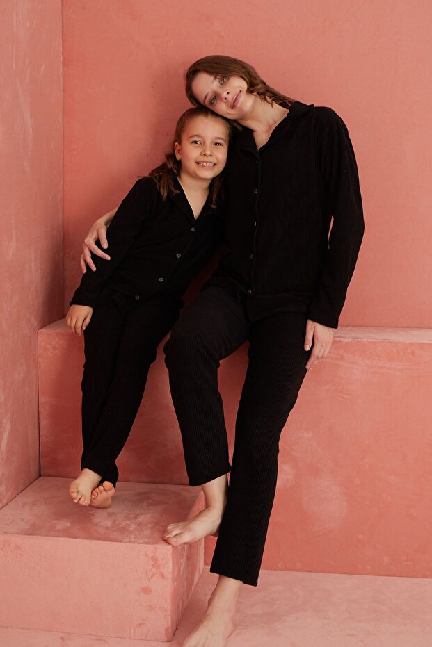 طقم بيجامة من الصوف - أسود، بأزرار أمامية مسطحة - 1