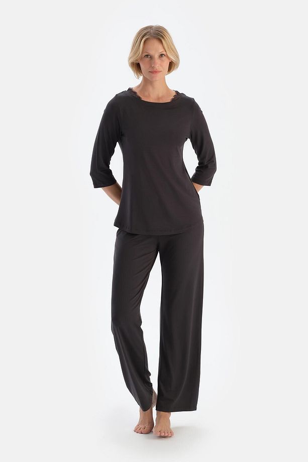 Antrasit Kayık Yaka Dantel Detaylı Pijama Takımı - 4