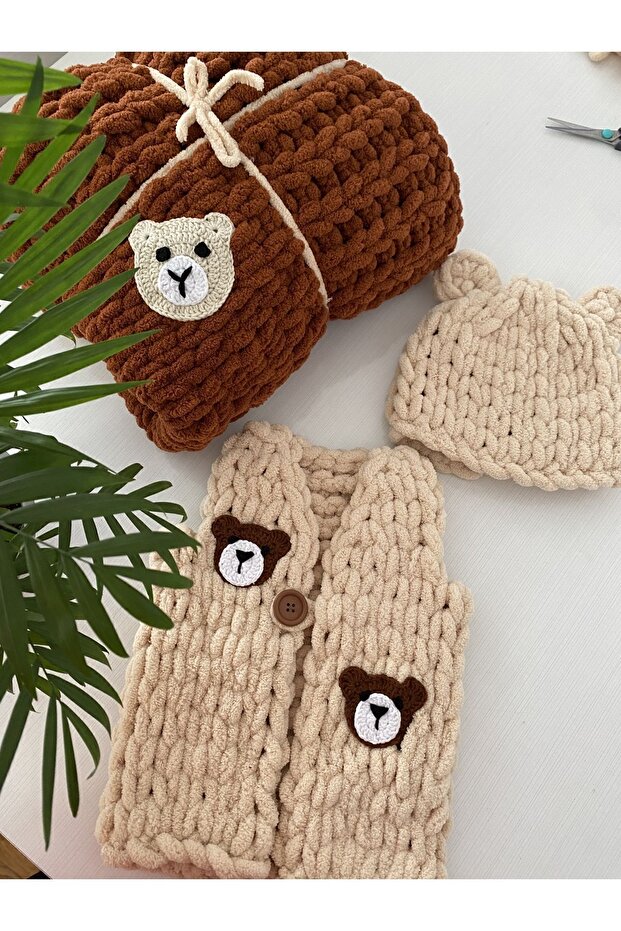 Puffy Baby Blanket vest beanie set