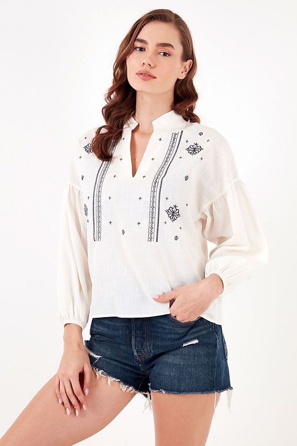 Pamuklu Regular Fit Nakış İşlemeli Bluz  BLUZ 611BZ0284 - 4