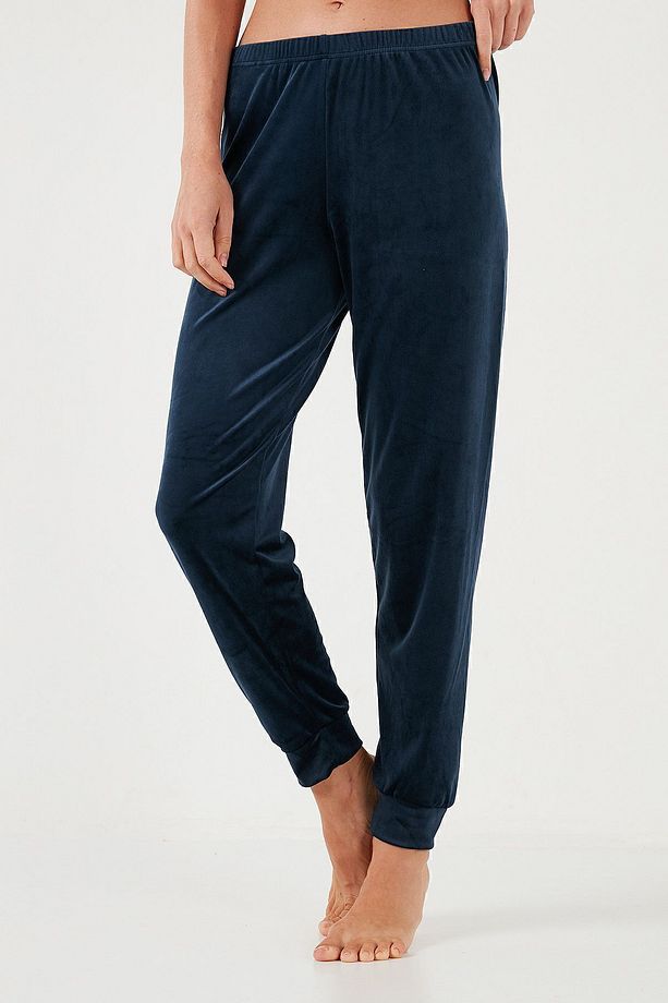 Standart Fit Bisiklet Yaka Yumuşak Kadife Pijama Takımı  PİJAMA TAKIMI 6094201 - 5