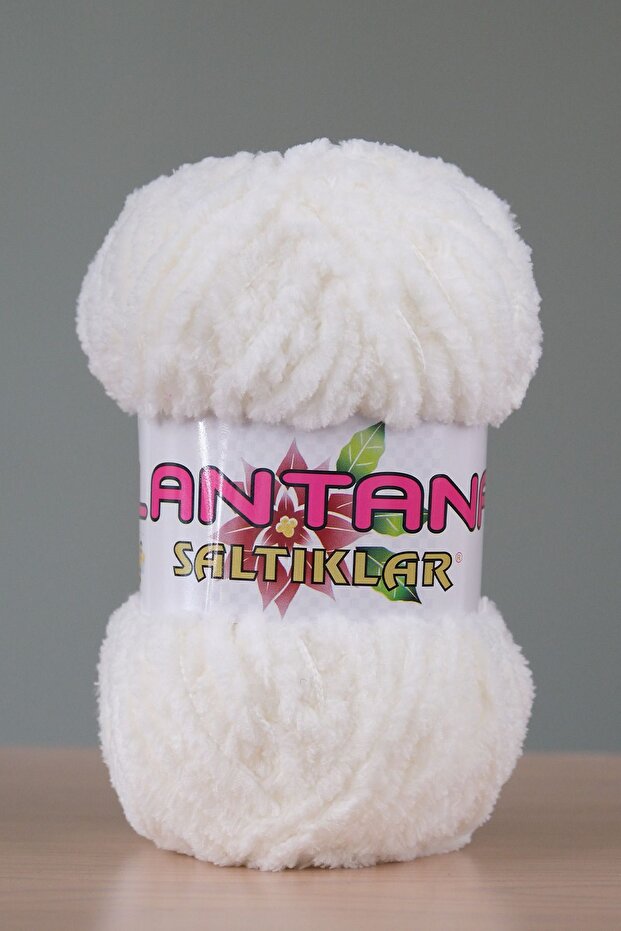 Lantana Plush Knitting Thread Plush Thread Mother's Lamb 100Gr Light Cream-73