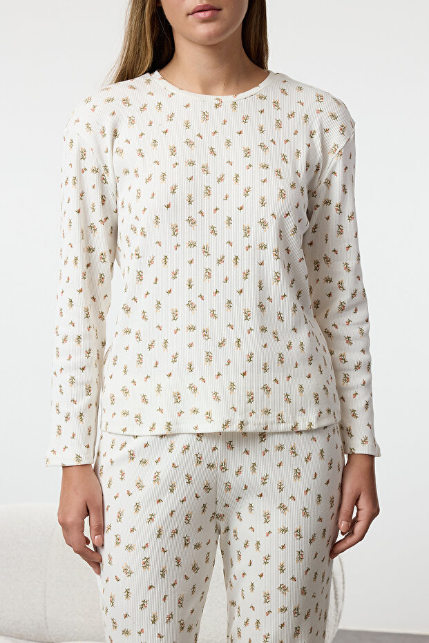Ekru Pamuklu Yumuşak Tuşe Pamuklu Çiçekli Fitilli Örme Pijama Takımı THMAW25PT00194 - 3