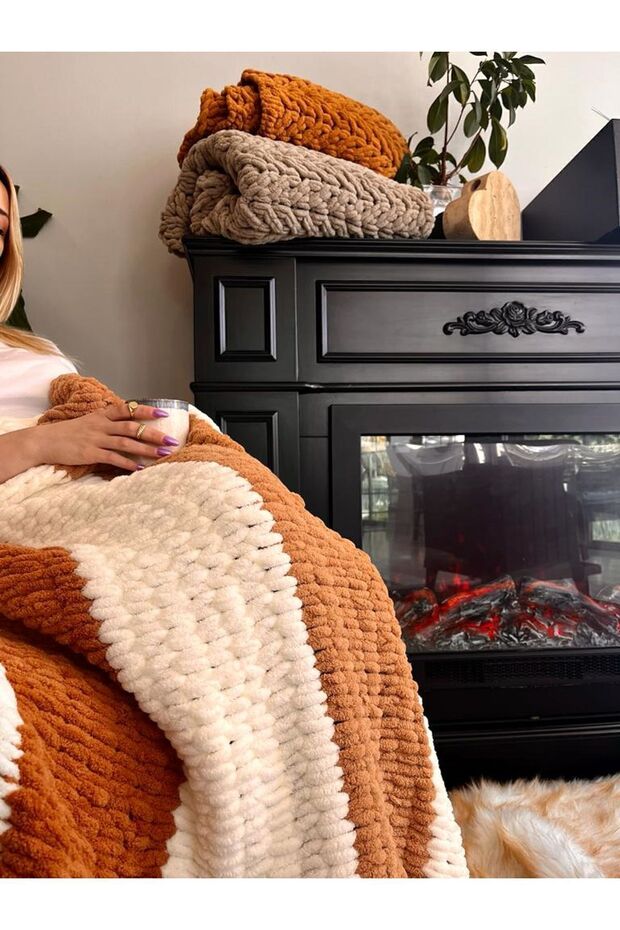 Hand Knitted Fireplace and TV Blanket Plain Knitted White Cinnamon 100 x 170 cm