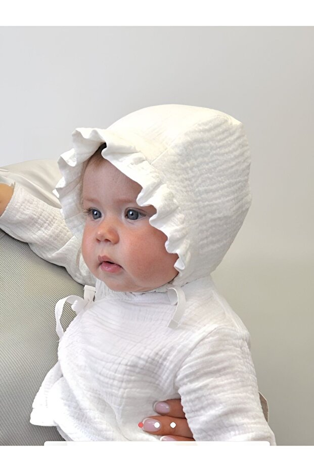 Seasonal Four-Layer Organic Cotton Muslin Ruffled Baby Hat White