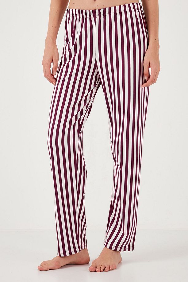 Regular Fit Desenli Bisiklet Yaka Pijama Takımı  PİJAMA TAKIMI 65719102 - 7