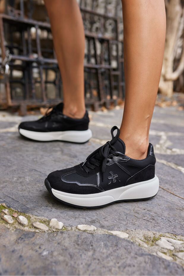Dodori̇co Women's Black Lace-Up Eva Sole Sneaker