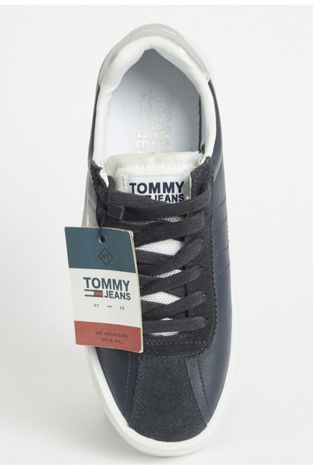 Tommy Hilgfiger - 1