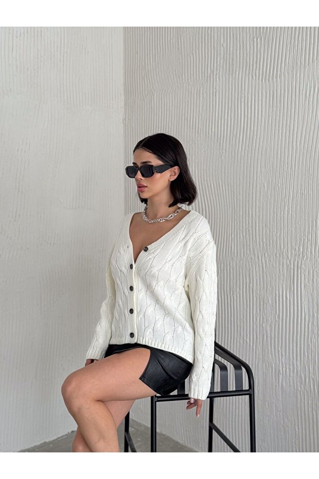 Knitted Patterned 5 Button Cardigan - 3