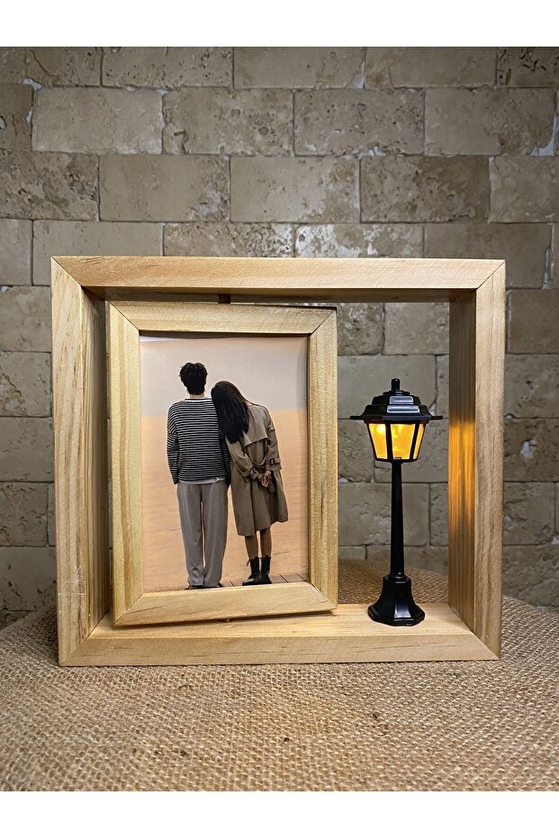 Handmade Wooden Rotating Frame with New Street Lamp