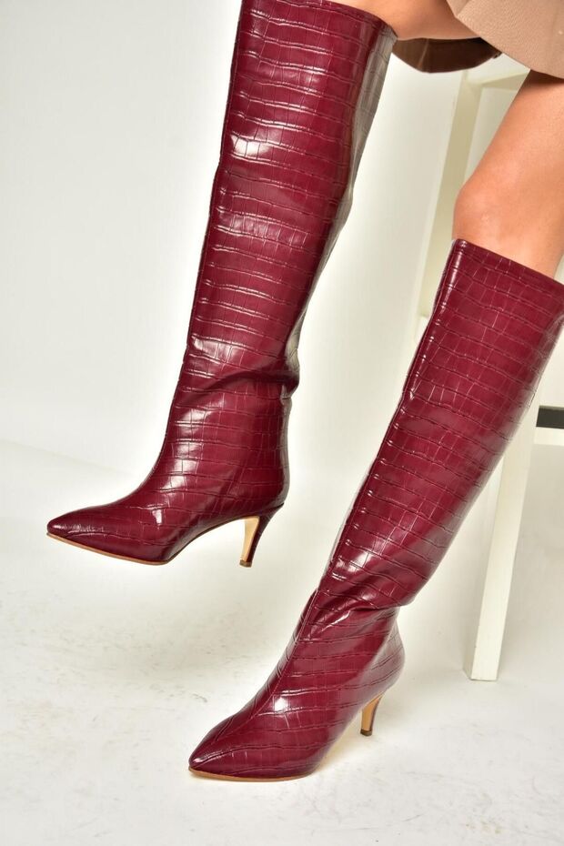 N 749204011 - Bordó krokodil mintás alacsony sarkú női csizma - 3