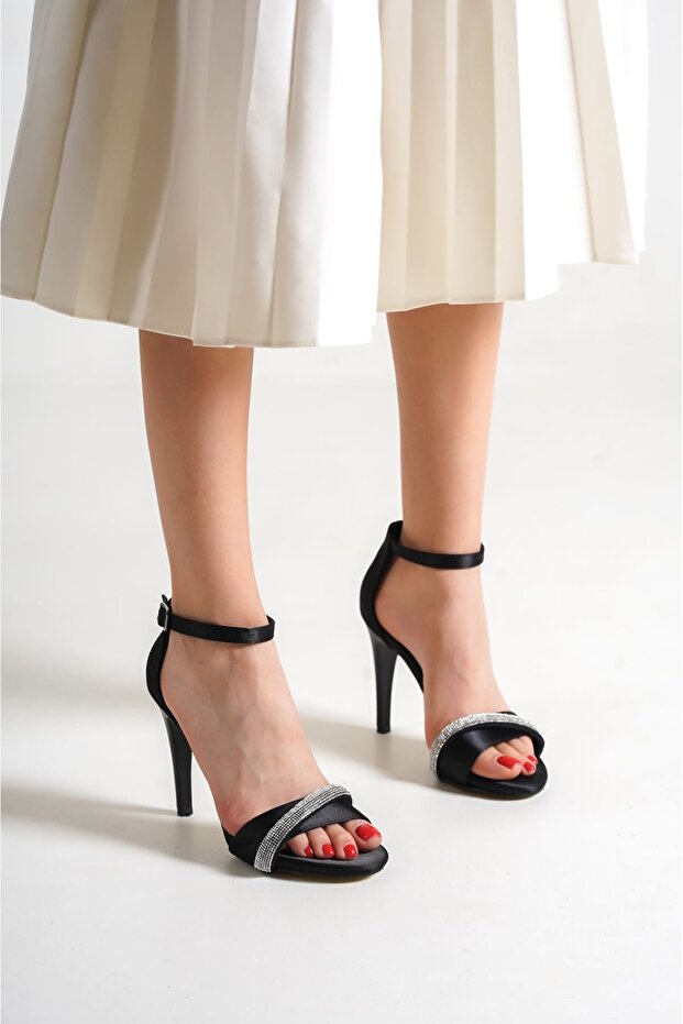 Serrace Satin Strapped Embellished Heeled Shoes