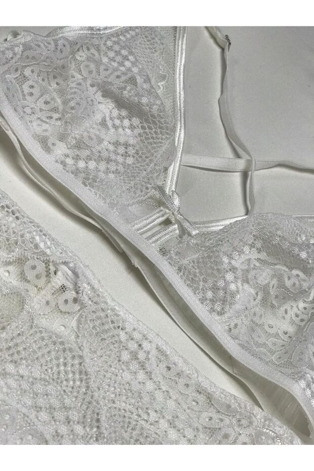Mtk 0028 Chiara Grazia Ecru Lace Cupless Lingerie Set