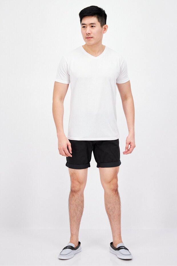 Men Solid Chino Shorts, Black - 2