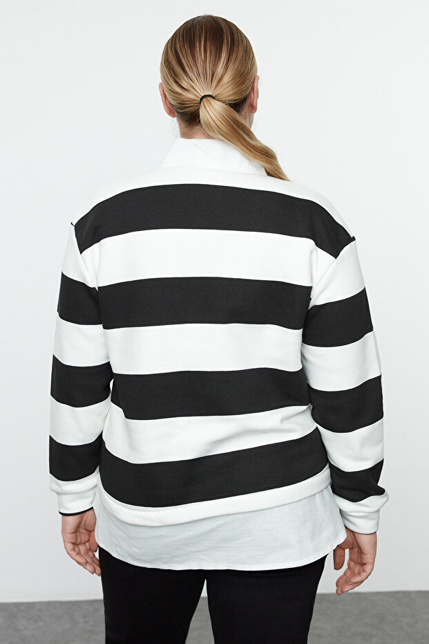 Siyah-Beyaz Çizgili Alttan Gömlek Çıkmalı Örme Büyük Beden Sweatshirt TBBAW25SW00000 - 9