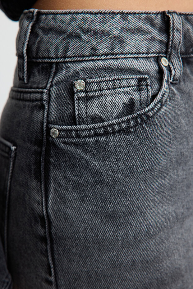 Siyah Yüksek Bel Mom Jeans TWOSS21JE0016 - 4