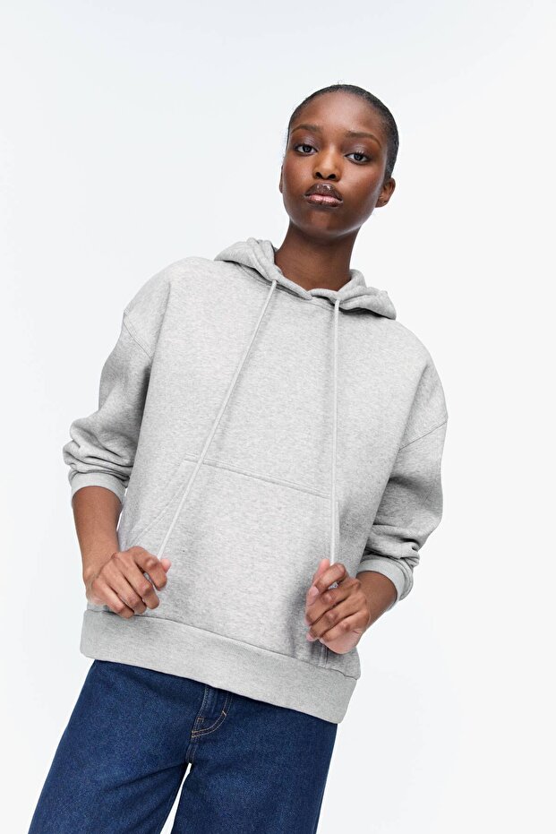 Kapüşonlu basic sweatshirt - 1