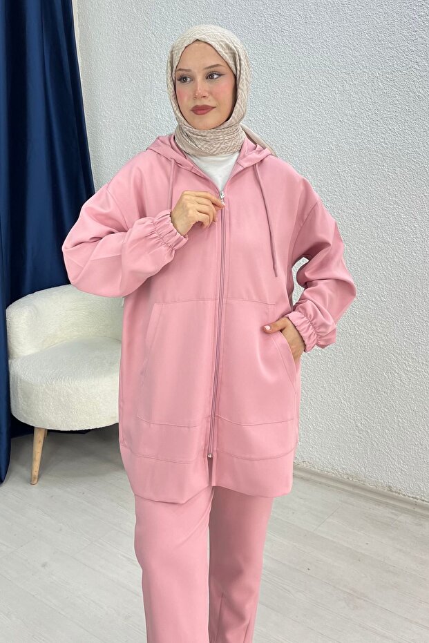 Kapışonlu Takım - 2