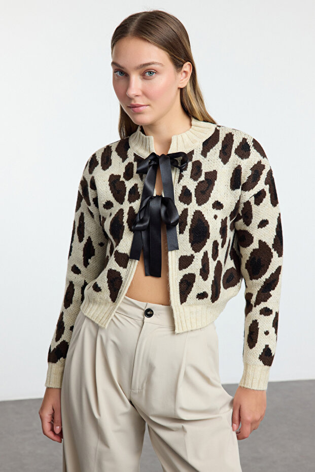 Taş Leopar Desenli Crop Yumuşak Dokulu Triko Hırka TWOAW25HI00355 - 2