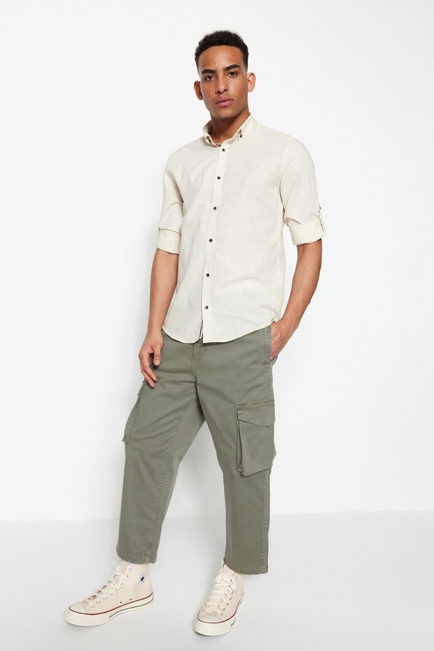 Taş Düğmeli Yaka Apoletli Slim Fit Uzun Kollu %100 Pamuklu Keten Görünümlü Gömlek TMNSS20GO0189 - 3