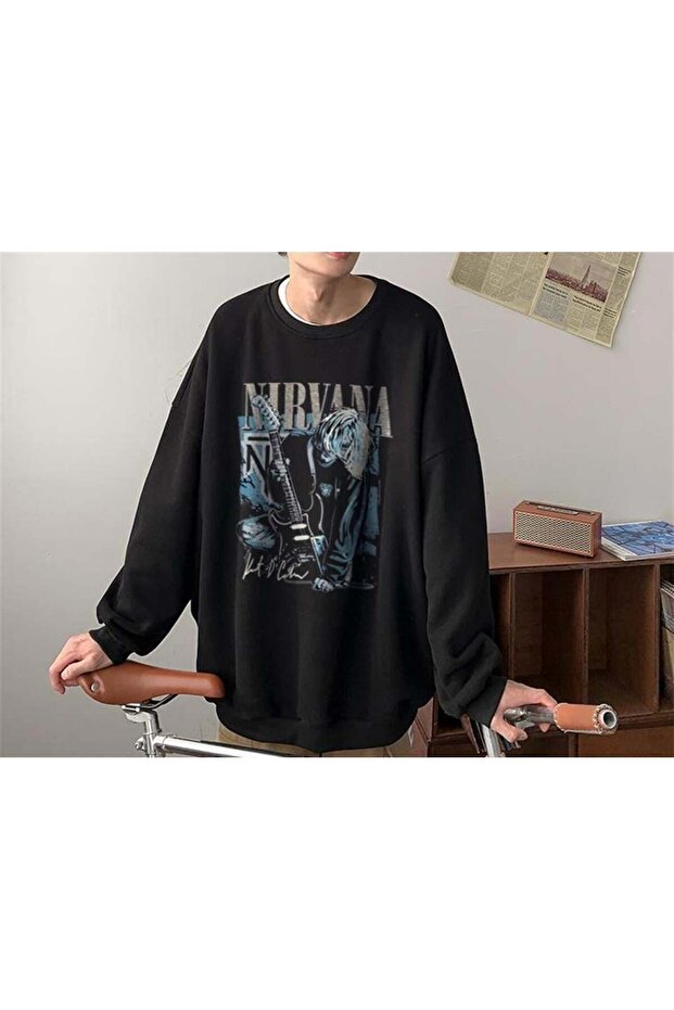 سويت شيرت Enya Jewelry Nirvana مطبوع باللون الأسود للجنسين برقبة دائرية