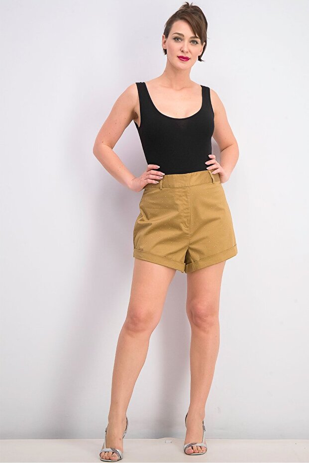 شورت نسائي منقط صغير، لون بيج - 2