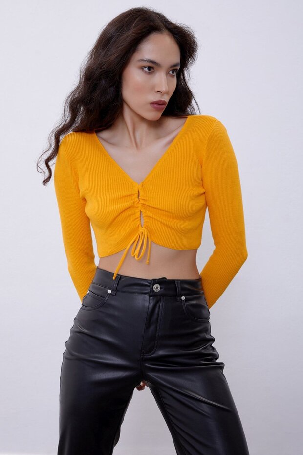 Yellow V-Neck Low-cut Knitwear Sweater