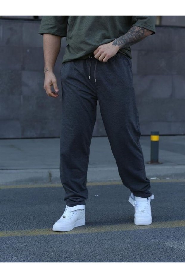 Comfortable Fit Anthracite Straight Leg Men's Tracksuit