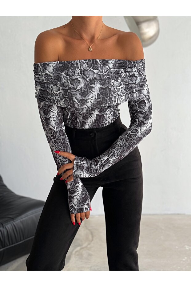 Leopard Patterned Madonna Collar Blouse - 3