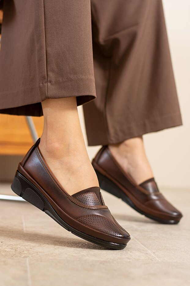 Women's Tan Comfortable Orthopedic Mother Shoes
