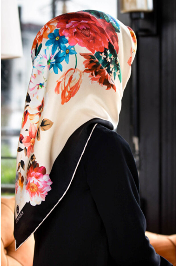 Women's Twill Silk Scarf Black Cream