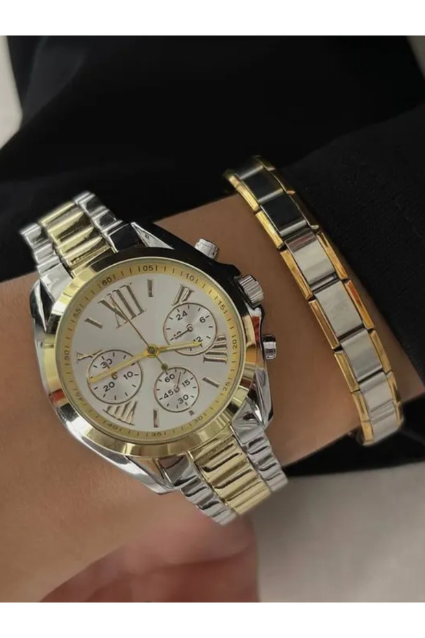 Luxury Women's Wristwatch with Roman Numbers