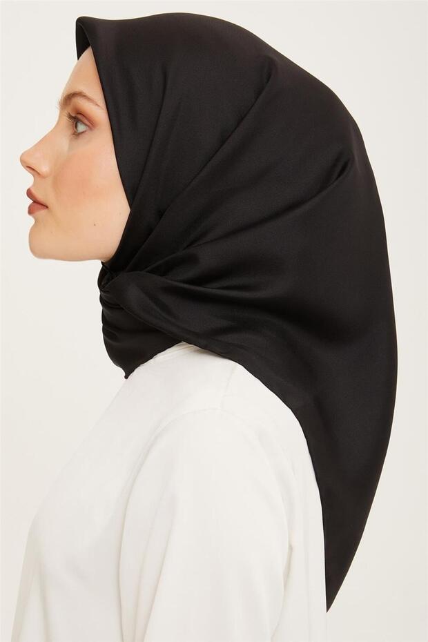 وشاح حرير تيفيل أسود اللون - E22YA0010D02-01 - 2