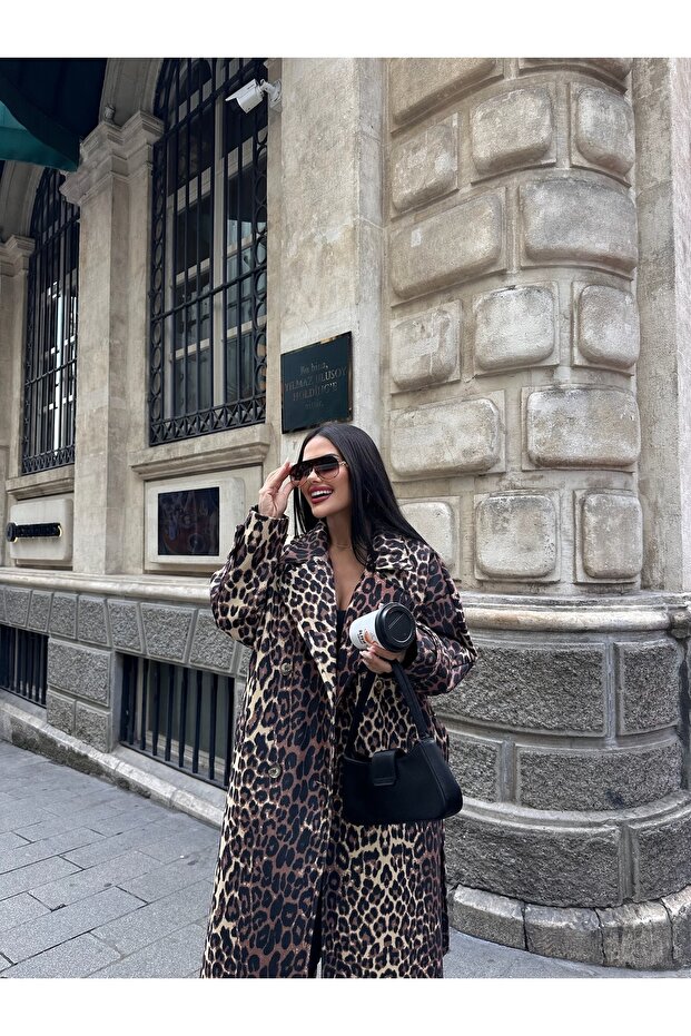 Women's Leopard Patterned Coat - 1