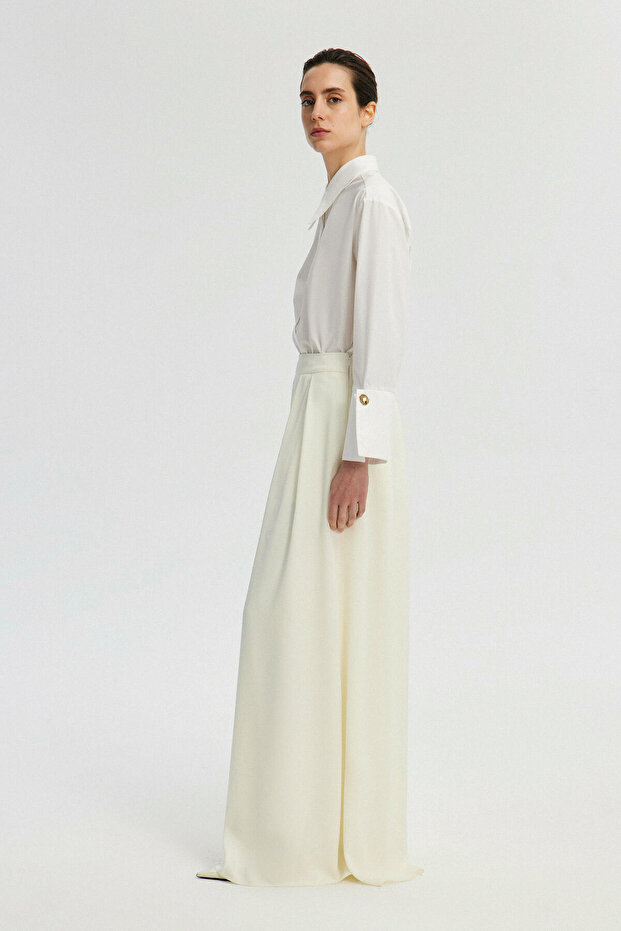 Spodnie satynowe – plisowany przód i szerokie nogawki - 4