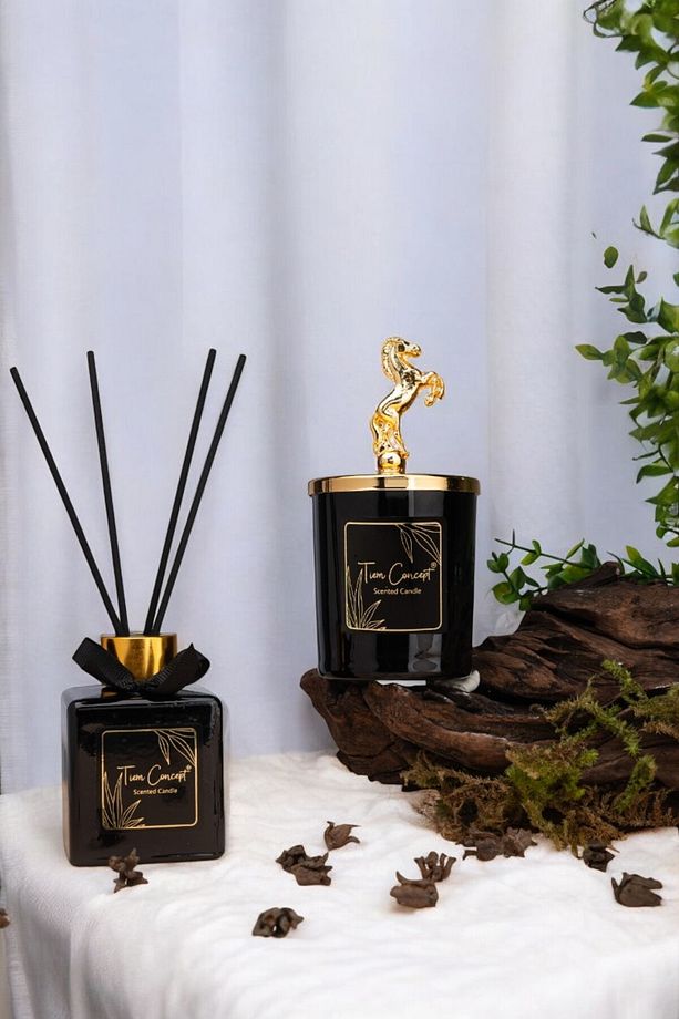 Dekoratif At Başlıklı Gold Detaylı Çubuklu Oda Kokusu 100 ml ve Siyah Bardak Mum Seti - 4