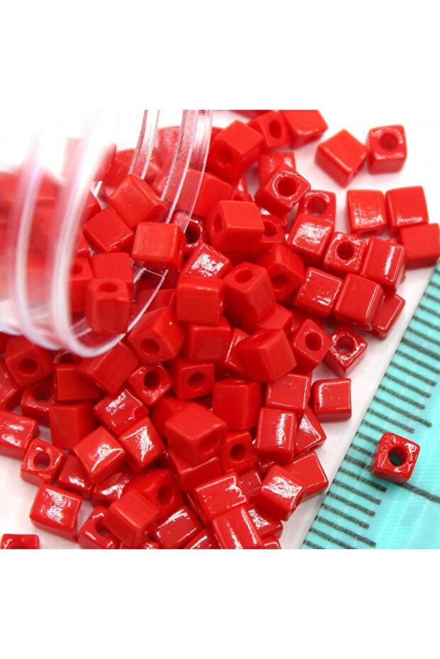Bead Square 3 mm No: 28