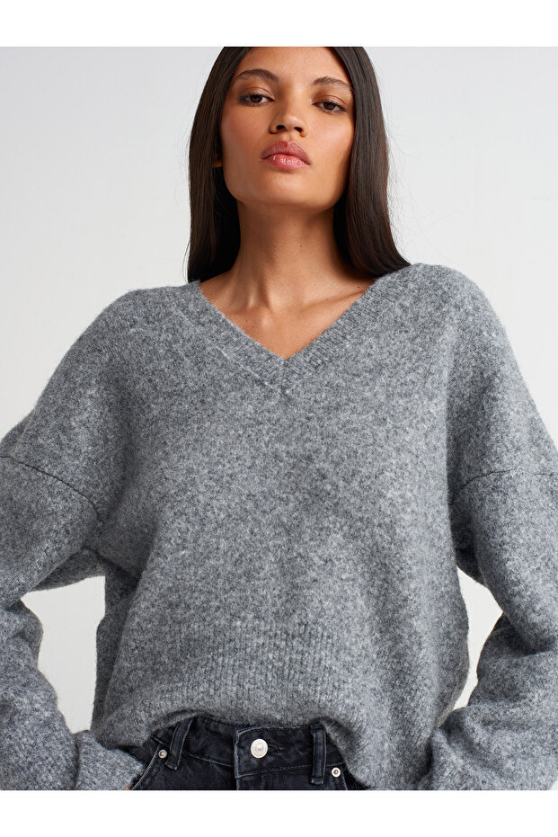 10645 V-Neck Soft Textured Knitwear Sweater-Smoked M.