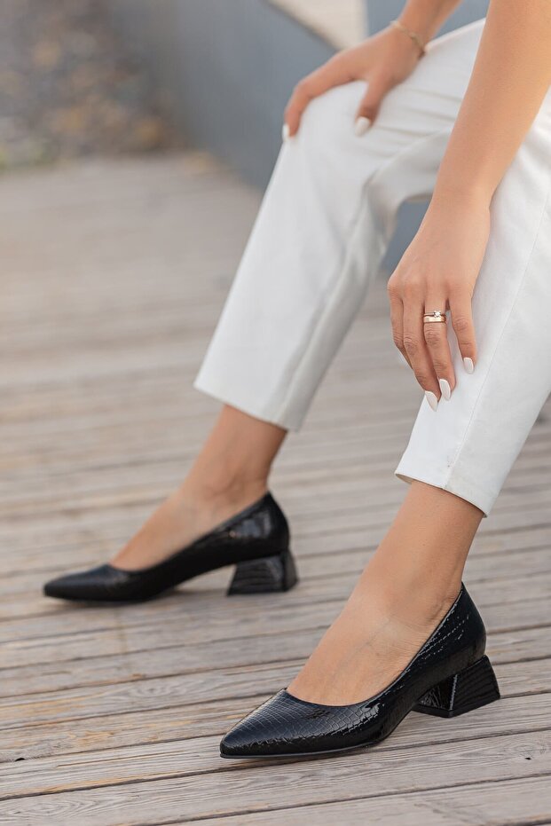 Women's Heeled Shoes BLACK CROCO