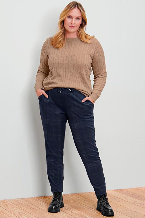 Women Regular Fit Checkered Straight Pants, Navy