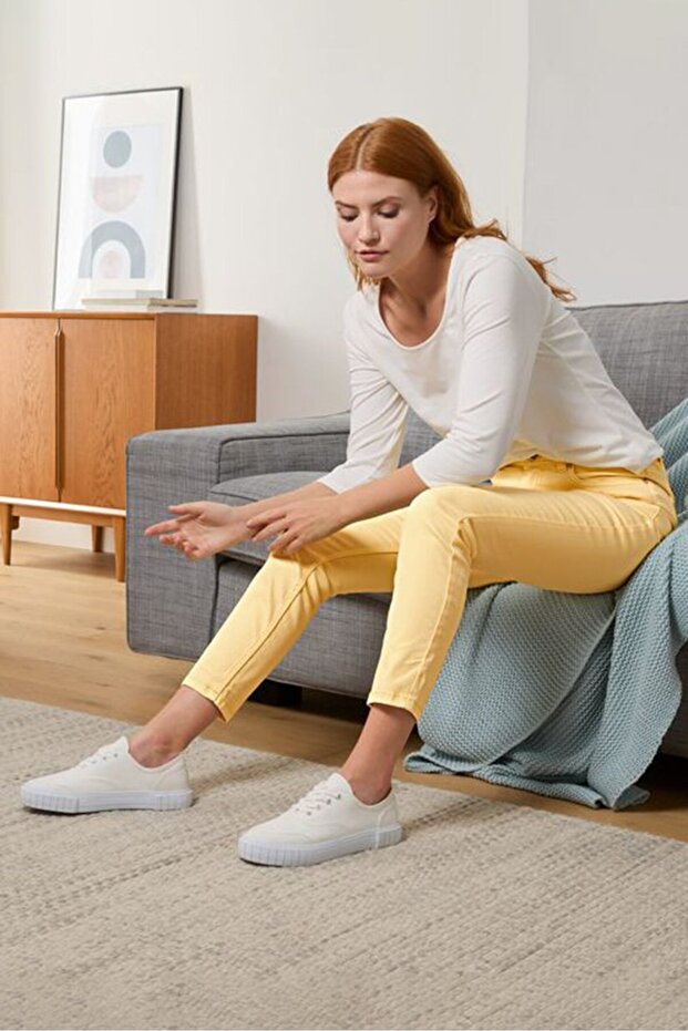 Women Straight Leg Slim Fit Jeans, Yellow