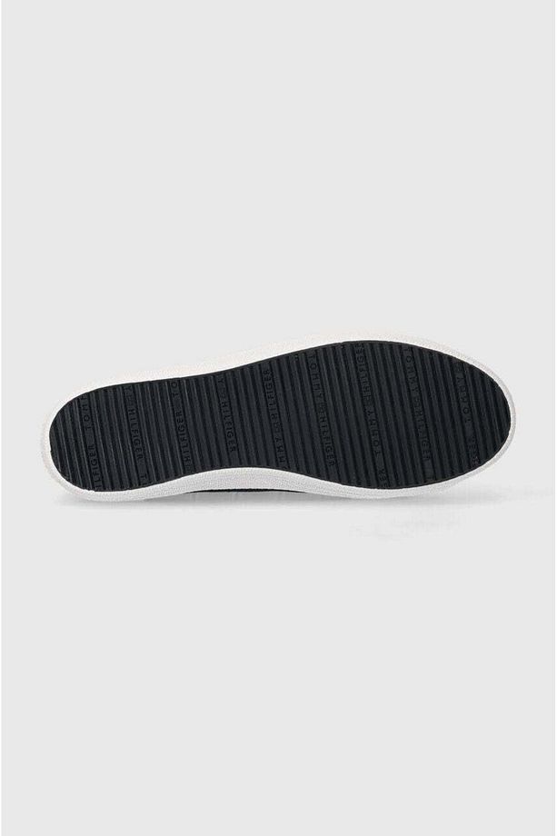 Canvas Sneaker - 5