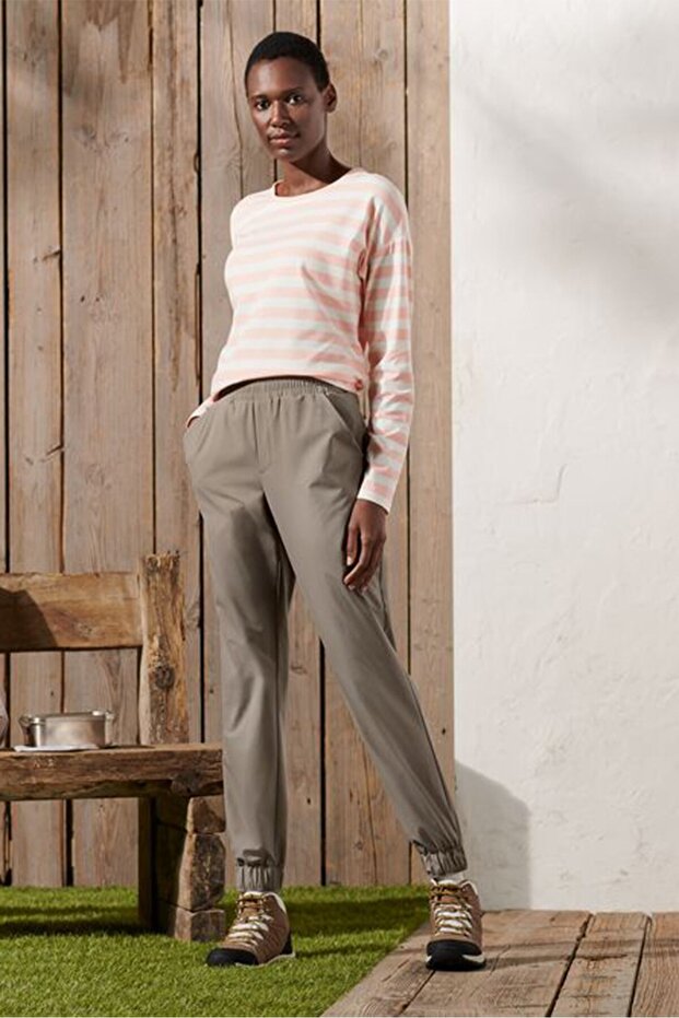 Women Regular Fit Solid Jogger Pants, Beige