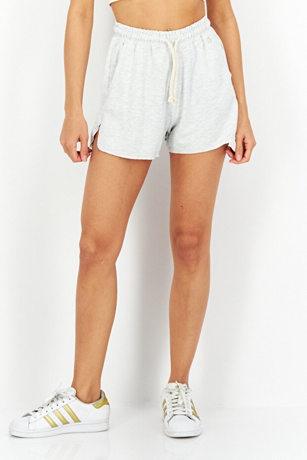 شورت نسائي أساسي سادة برباط، رمادي - 1